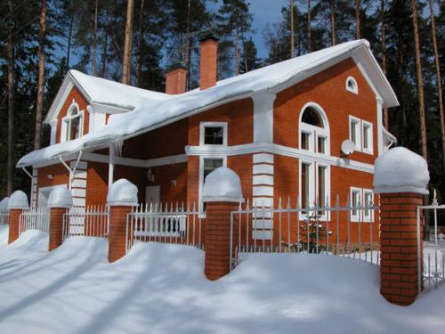 Снять дом в аренду для качественного отдыха зимой